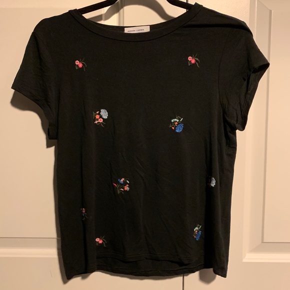 Black crew neck t-shirt with flowers - Picture 1 of 1